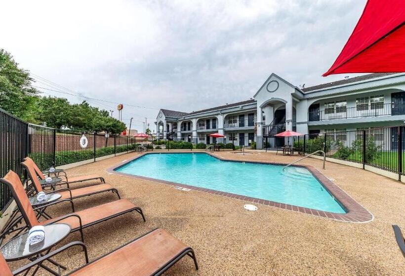 호텔 Quality Inn & Suites Canton