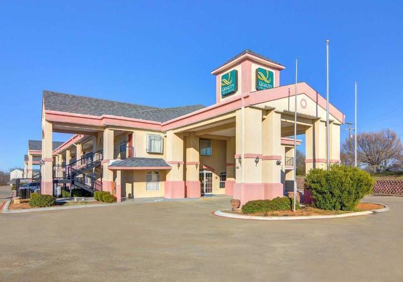호텔 Quality Inn & Suites Canton