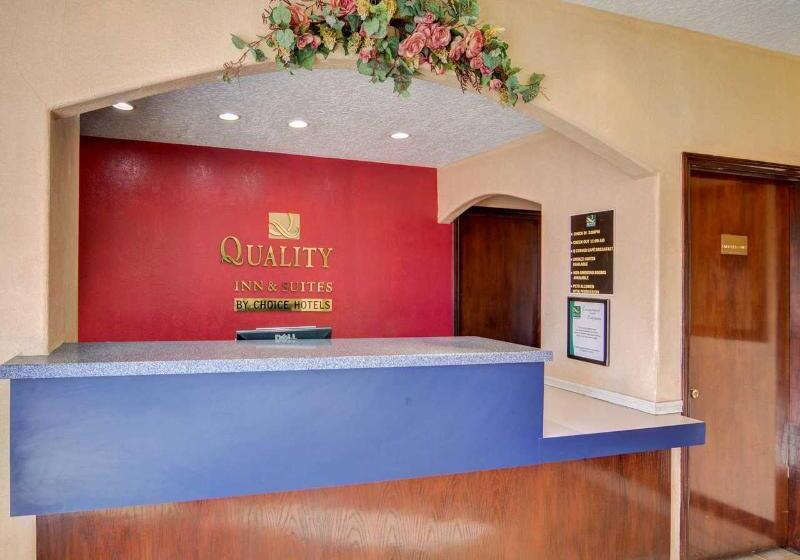 호텔 Quality Inn & Suites Canton