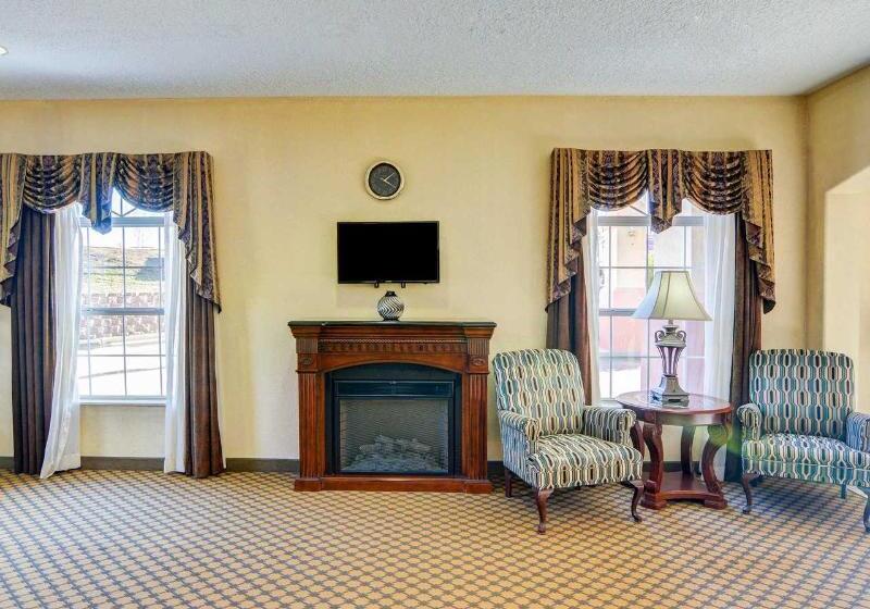 호텔 Quality Inn & Suites Canton