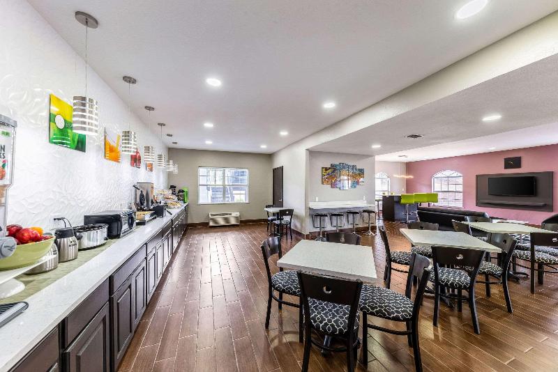 호텔 Quality Inn & Suites Canton