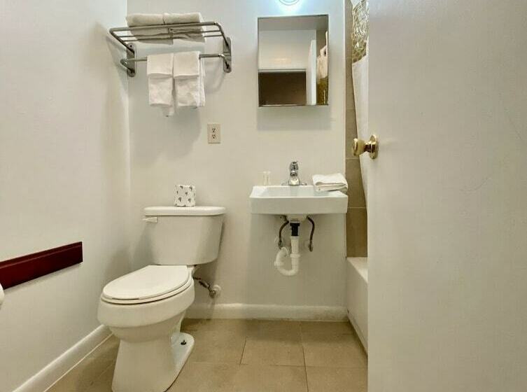 Отель Relax Inn Smyrna