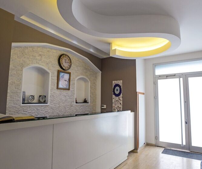 Отель Retropera