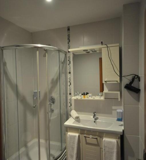 Отель Retropera