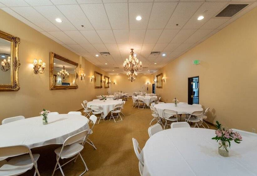 فندق Silverland Inn