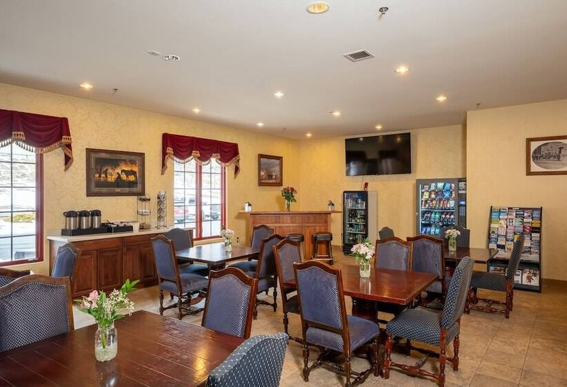 فندق Silverland Inn