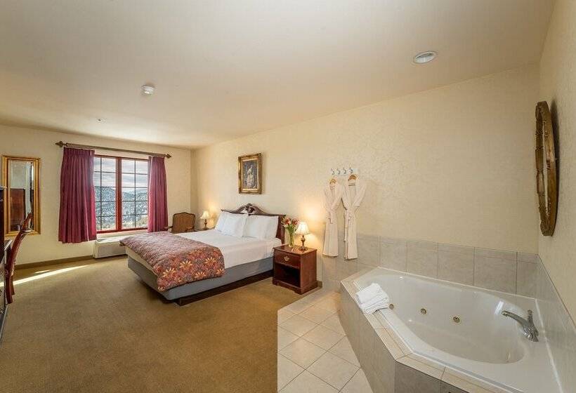 فندق Silverland Inn