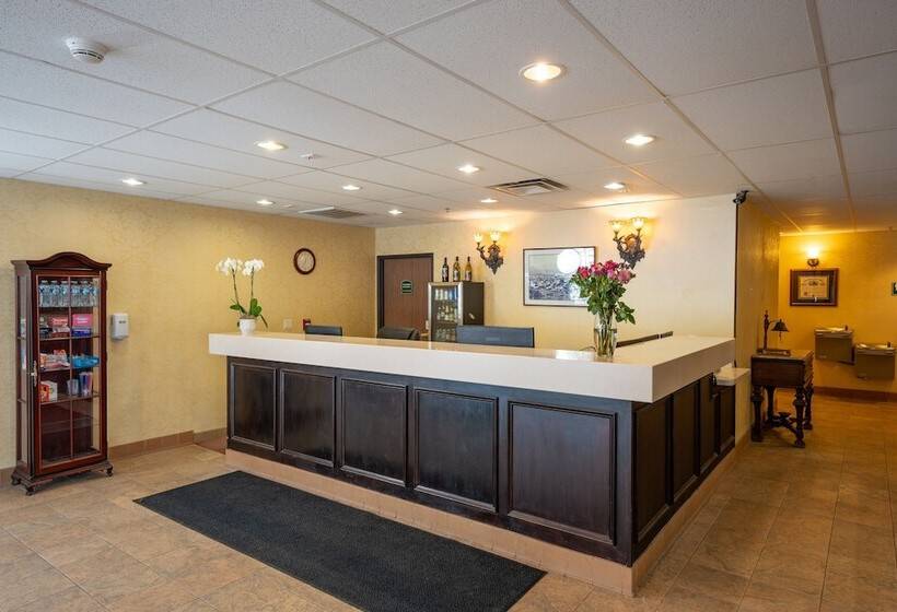 فندق Silverland Inn