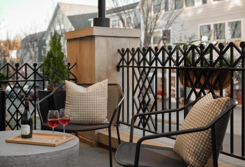 فندق Six South St.