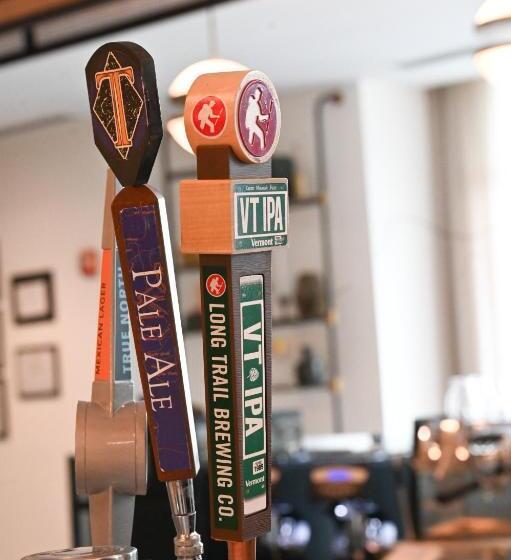 فندق Six South St.