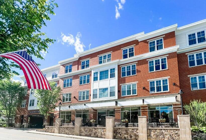 فندق Six South St.