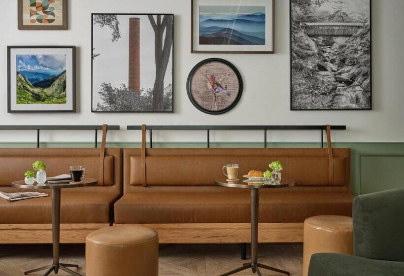 فندق Six South St.