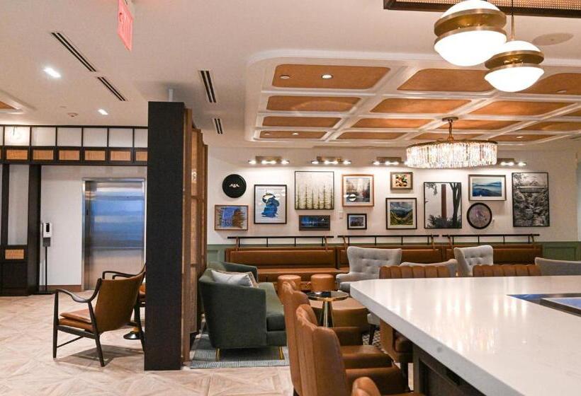 فندق Six South St.