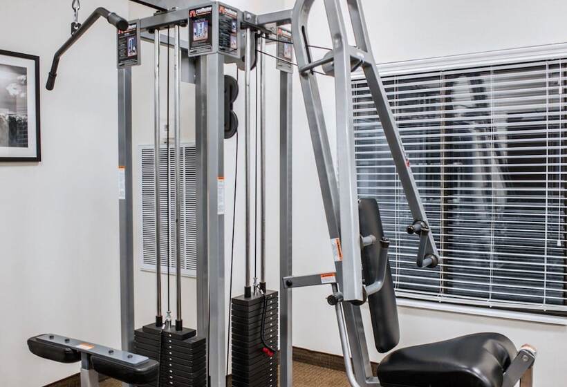 בית מלון כפרי Sleep Inn & Suites Fort Campbell