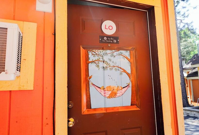 호텔 Sleepy Hollow Cabins And