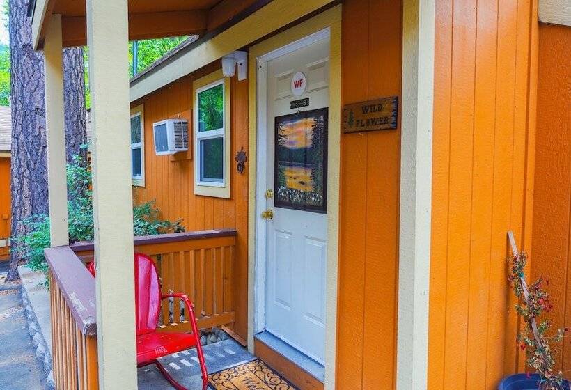 호텔 Sleepy Hollow Cabins And