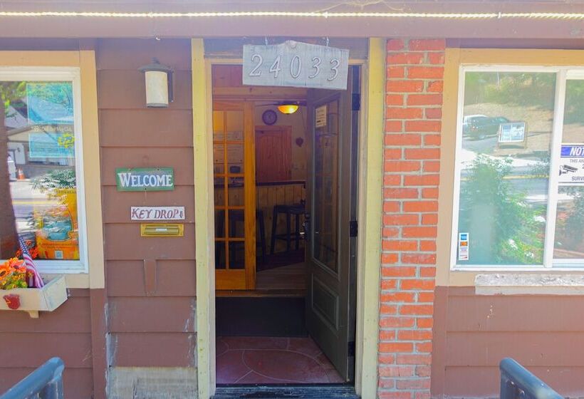 호텔 Sleepy Hollow Cabins And