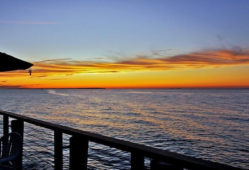 فندق Sun N Sound