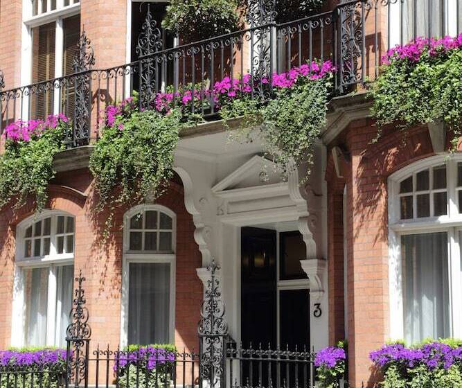 The Athenaeum Hotel & Residences