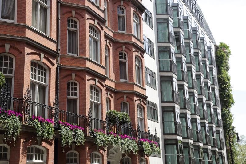 The Athenaeum Hotel & Residences