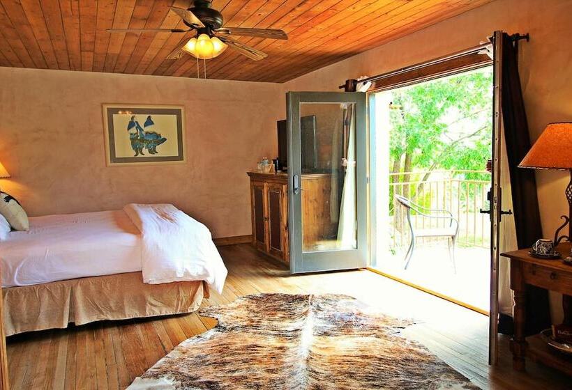 فندق The Maverick Inn