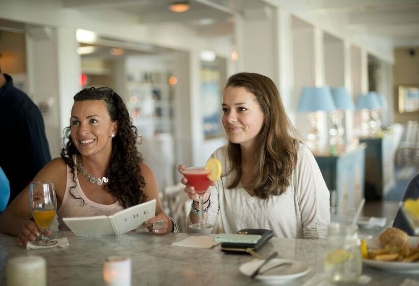 فندق The Tides Beach Club