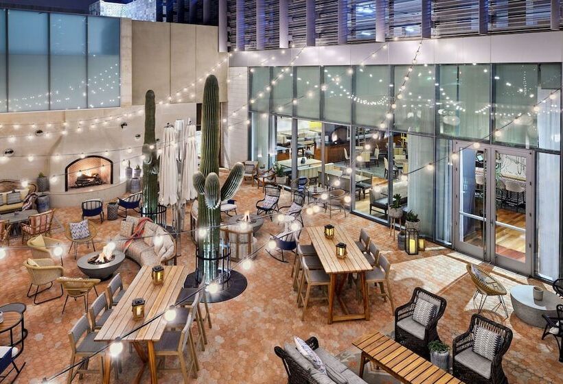 ホテル The Westin Phoenix Downtown