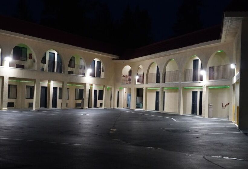 فندق Timberland Inn & Suites