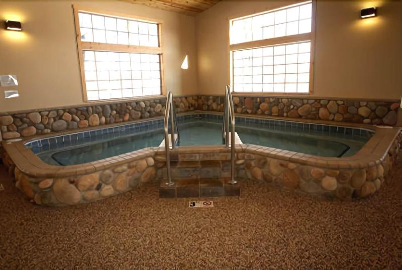 فندق Whitefish Lodge And Suites