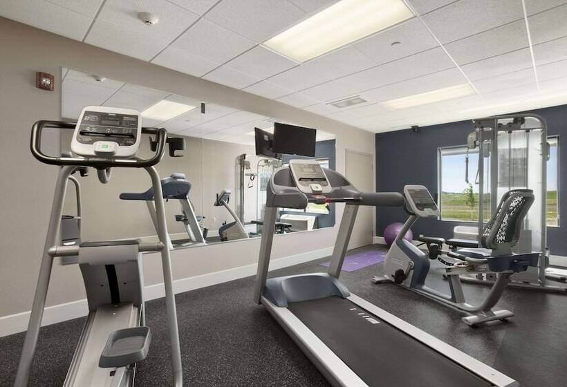 호텔 Wingate By Wyndham Bismarck