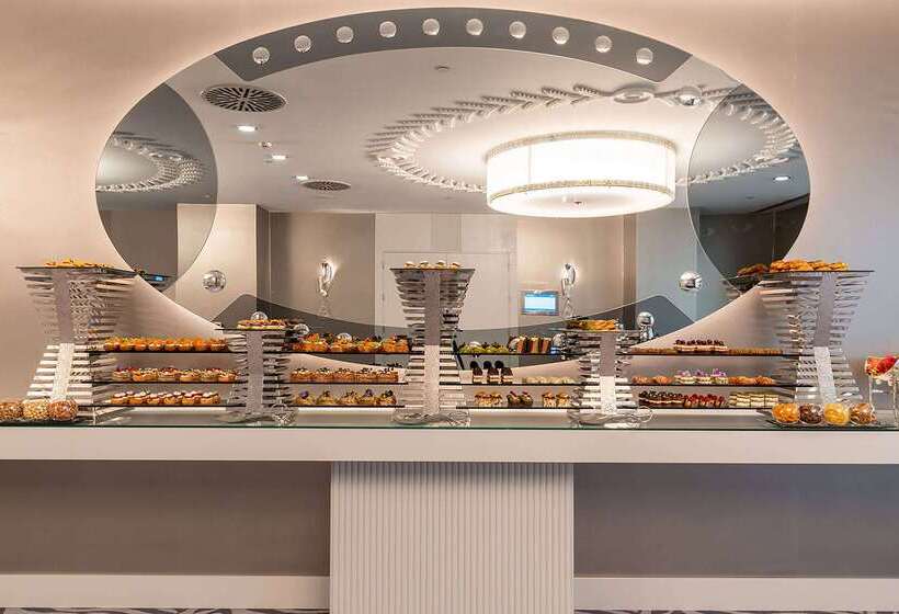 ホテル Wyndham Grand Istanbul Kalamış Marina