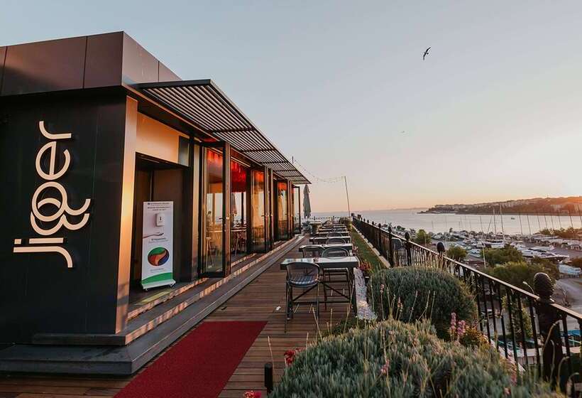 ホテル Wyndham Grand Istanbul Kalamış Marina