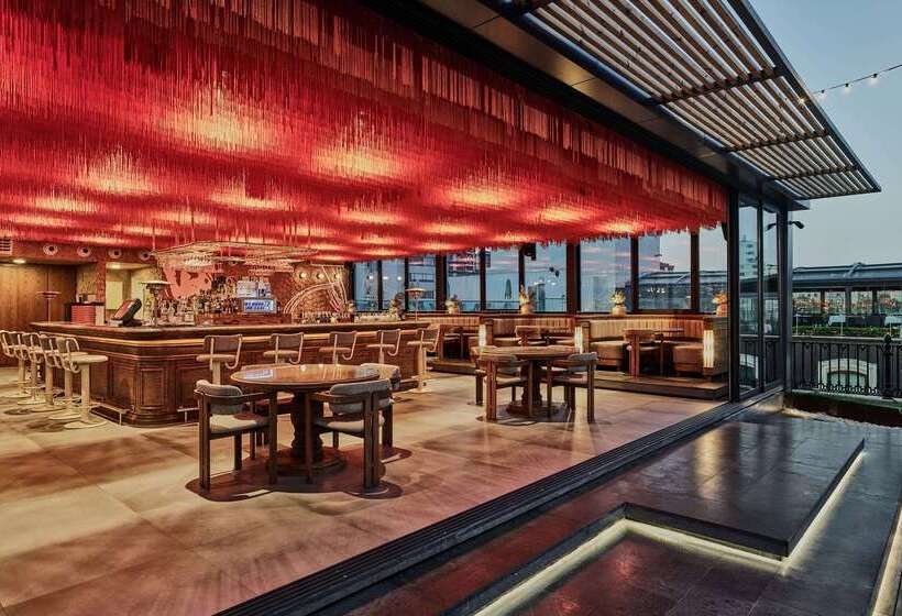 ホテル Wyndham Grand Istanbul Kalamış Marina