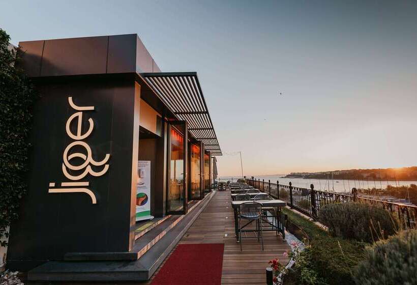 ホテル Wyndham Grand Istanbul Kalamış Marina