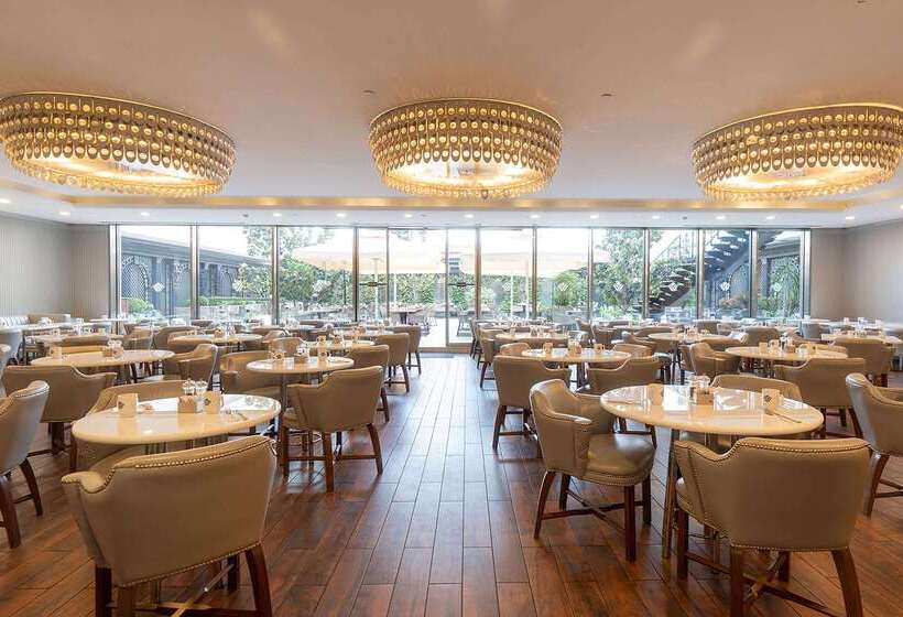 ホテル Wyndham Grand Istanbul Kalamış Marina