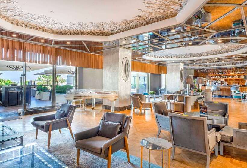 ホテル Wyndham Grand Istanbul Kalamış Marina