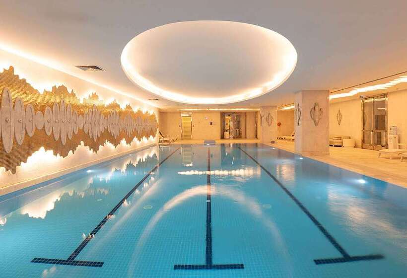 ホテル Wyndham Grand Istanbul Kalamış Marina