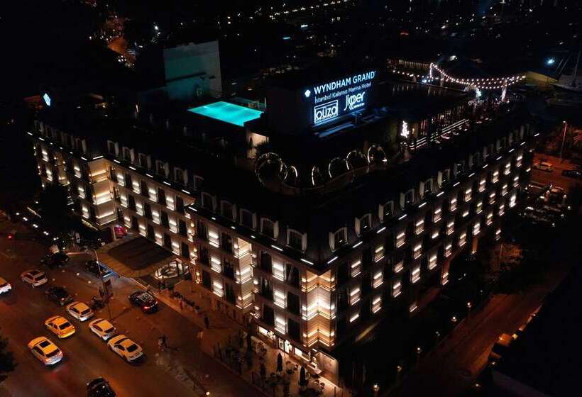 ホテル Wyndham Grand Istanbul Kalamış Marina