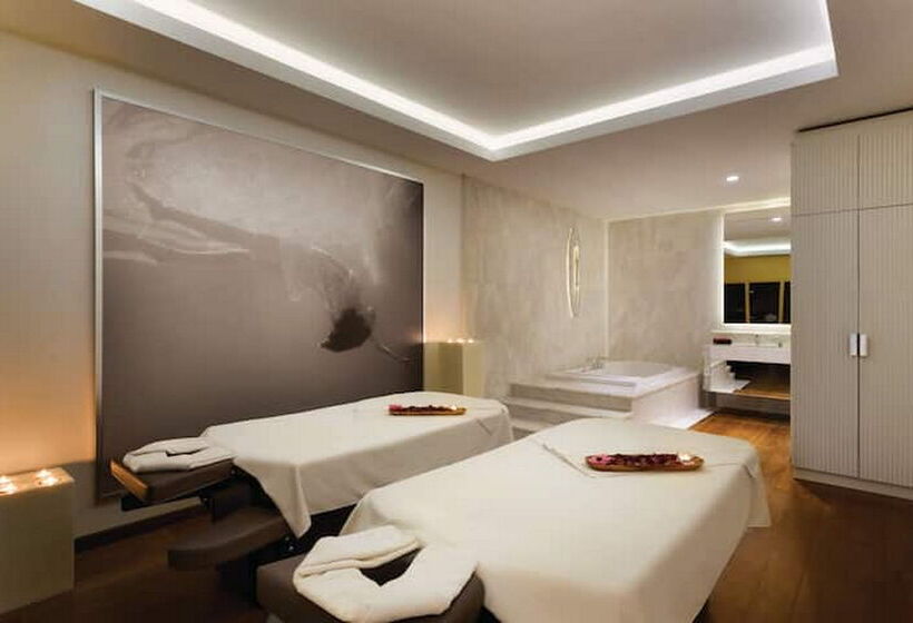 ホテル Wyndham Grand Istanbul Kalamış Marina