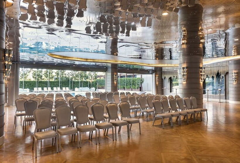 ホテル Wyndham Grand Istanbul Kalamış Marina