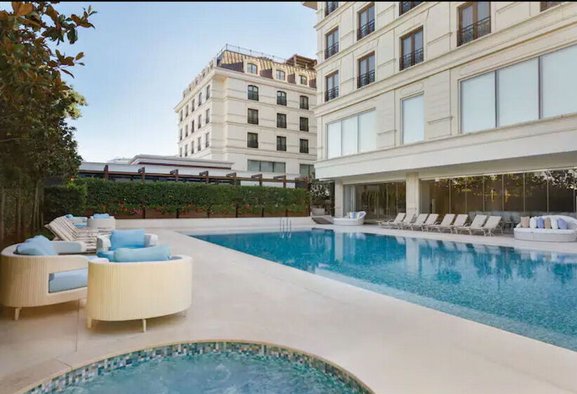 ホテル Wyndham Grand Istanbul Kalamış Marina