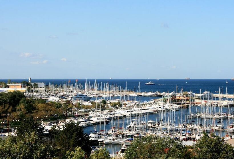ホテル Wyndham Grand Istanbul Kalamış Marina