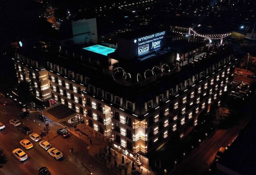 ホテル Wyndham Grand Istanbul Kalamış Marina
