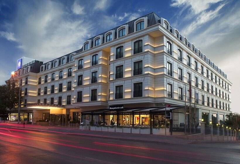 ホテル Wyndham Grand Istanbul Kalamış Marina