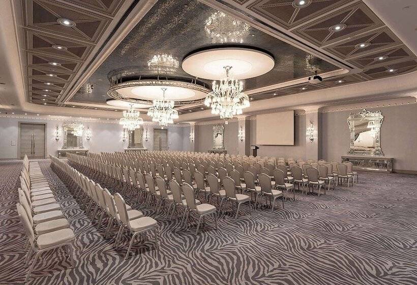 ホテル Wyndham Grand Istanbul Kalamış Marina