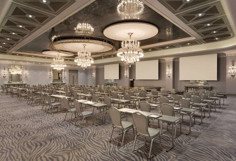 ホテル Wyndham Grand Istanbul Kalamış Marina