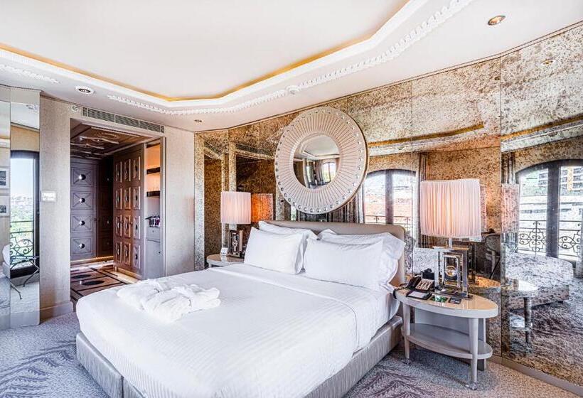 ホテル Wyndham Grand Istanbul Kalamış Marina