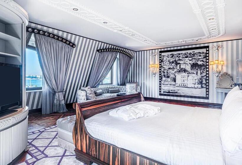 ホテル Wyndham Grand Istanbul Kalamış Marina