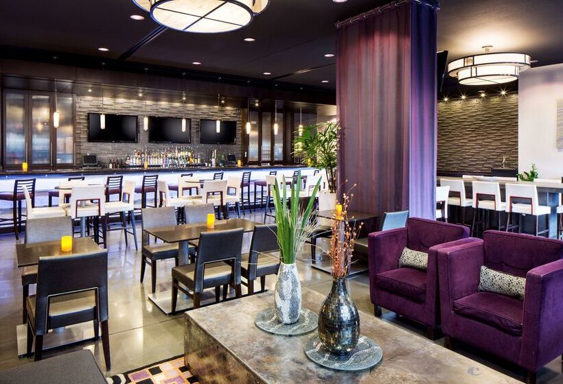 Hyatt House Charlotte Center City