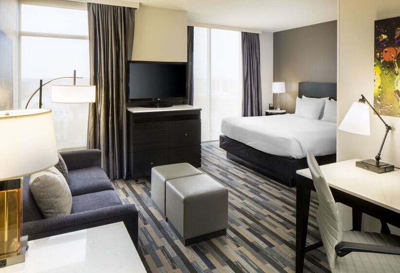 Hyatt House Charlotte Center City